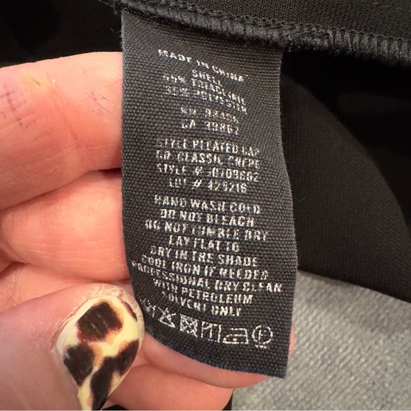 Theory Black Pleated Cap Sleeve Dress • size 4 - Picture 12 of 13